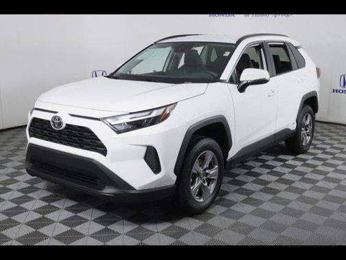 2025 Toyota RAV4 Hybrid XLE