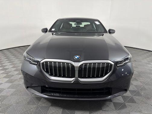 Dark Graphite Metallic 2024 BMW 540 i xDrive
