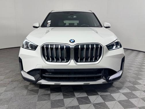 Alpine White 2026 BMW X1 xDrive28i