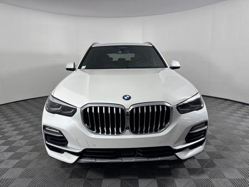 Mineral White Metallic 2021 BMW X5 xDrive45e
