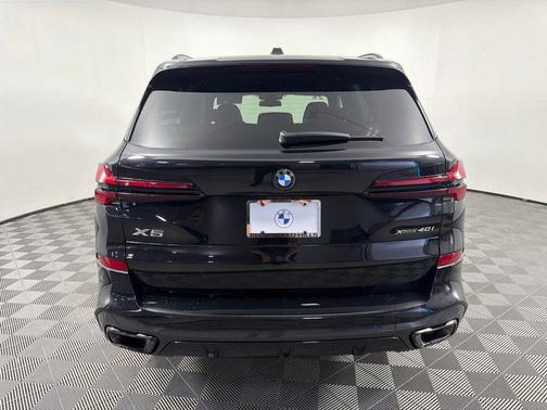 Black Sapphire Metallic 2026 BMW X5 xDrive40i