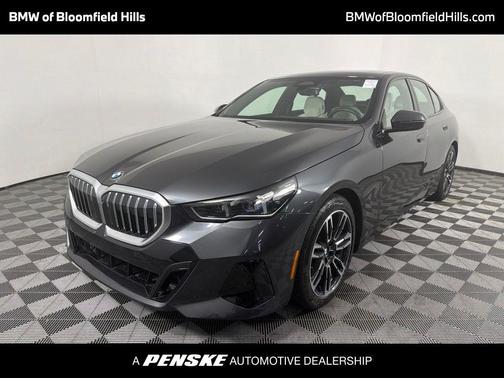 Dark Graphite Metallic 2024 BMW 540 i xDrive