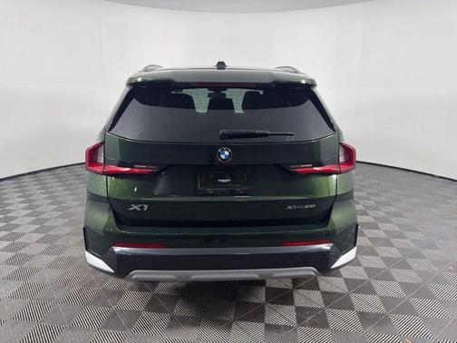 San Remo Green Metallic 2023 BMW X1 xDrive28i