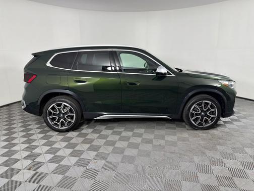 San Remo Green Metallic 2023 BMW X1 xDrive28i