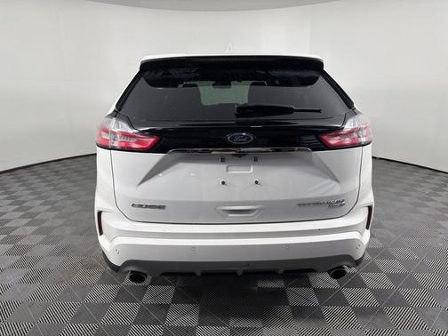 White Metallic 2020 Ford Edge Titanium