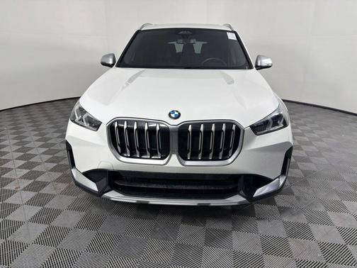 Alpine White 2023 BMW X1 xDrive28i