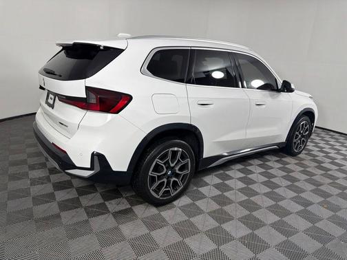 Alpine White 2023 BMW X1 xDrive28i