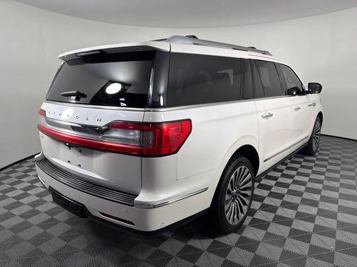 White Platinum Metallic Tri-Coat 2019 Lincoln Navigator L Reserve