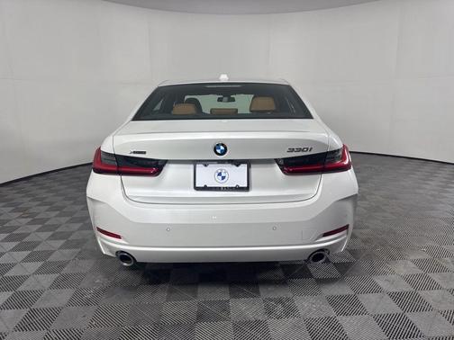 Mineral White Metallic 2025 BMW 330 i xDrive