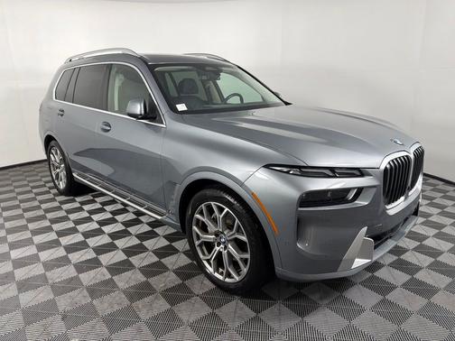 Skyscraper Gray Metallic 2025 BMW X7 xDrive40i
