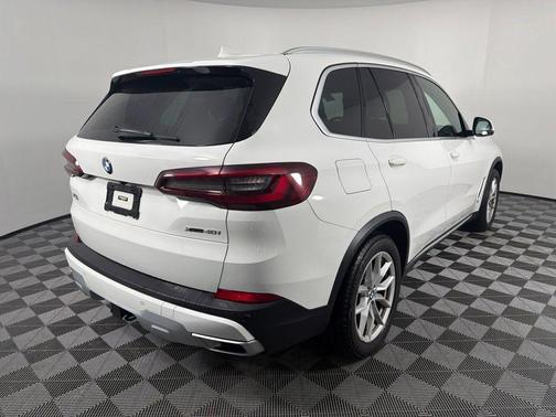 Alpine White 2023 BMW X5 xDrive40i