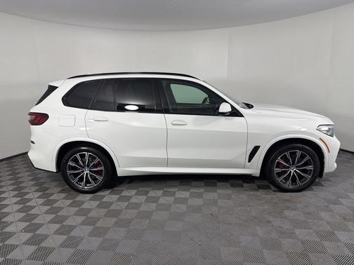Alpine White 2023 BMW X5 xDrive40i