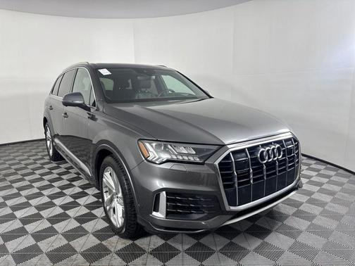 Samurai Gray Metallic 2020 Audi Q7 55 Prestige