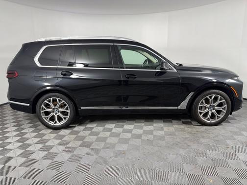 Black Sapphire Metallic 2023 BMW X7 xDrive40i