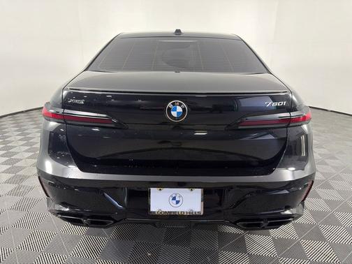Black Sapphire Metallic 2023 BMW 760 i xDrive