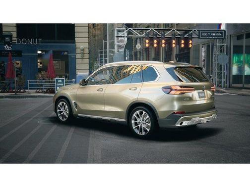 Manhattan Green Metallic 2026 BMW X5 PHEV xDrive50e