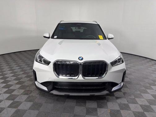 Alpine White 2023 BMW X1 xDrive28i