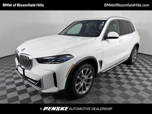 Alpine White 2025 BMW X5 PHEV xDrive50e