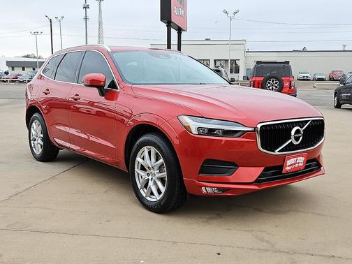 2021 Volvo XC60 T6 Momentum