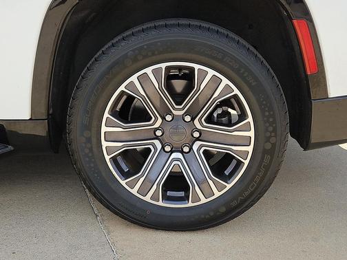 2023 Jeep Wagoneer Series II 4x2