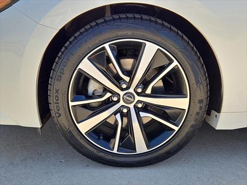 2023 Nissan Maxima SV Xtronic CVT