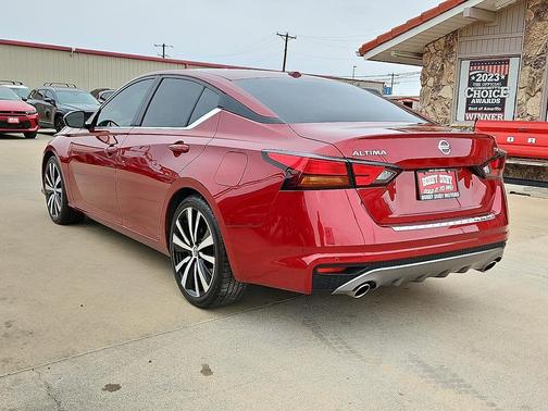 2020 Nissan Altima SR FWD