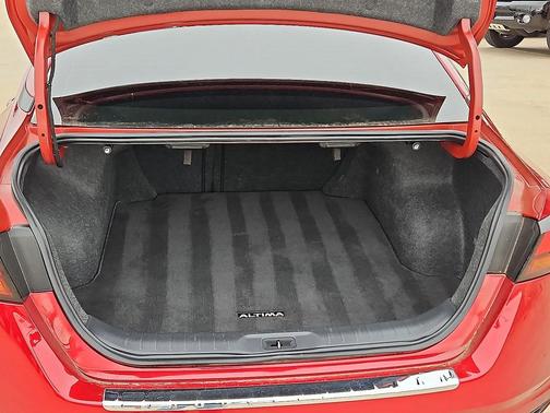 2020 Nissan Altima SR FWD