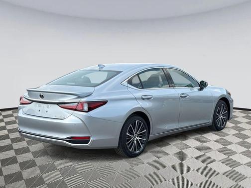 2025 Lexus ES 300h Premium