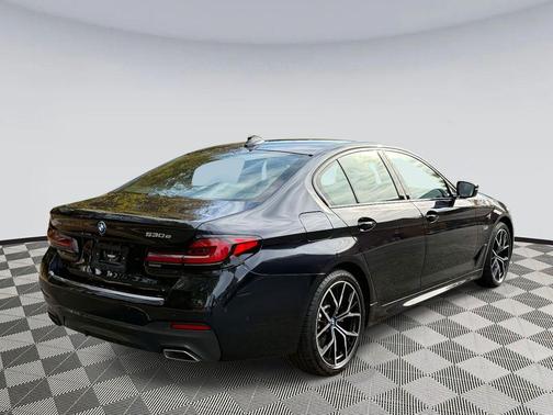2022 BMW 530e Base