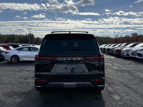 2025 Lexus LX 600 Luxury