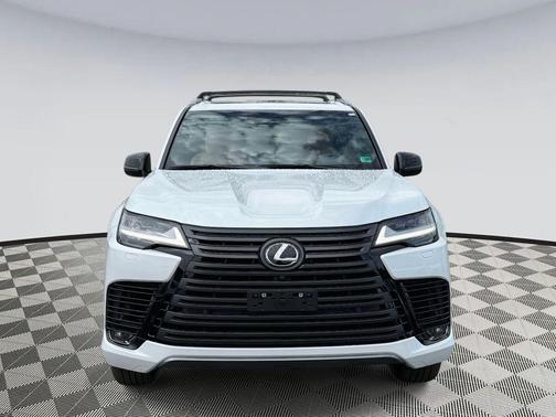 2025 Lexus LX 700h Luxury