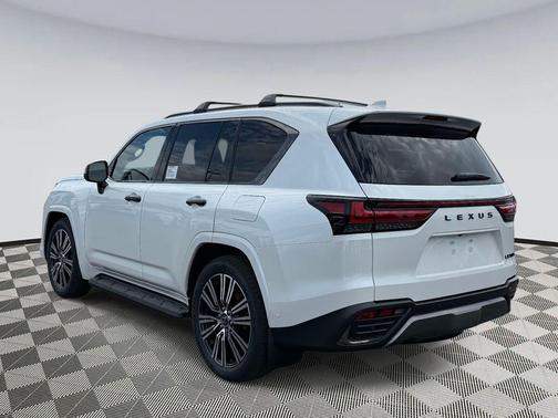 2025 Lexus LX 700h Luxury