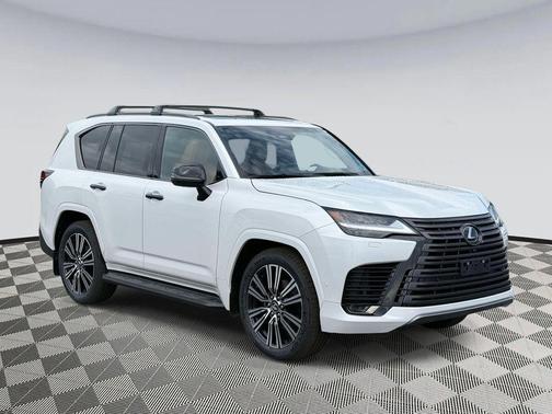 2025 Lexus LX 700h Luxury