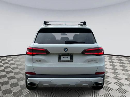 Alpine White 2023 BMW X5 xDrive40i