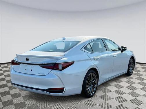 2024 Lexus ES 300h Luxury