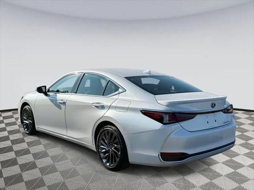 2024 Lexus ES 300h Luxury