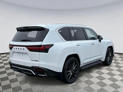 2026 Lexus LX 700h F SPORT Handling