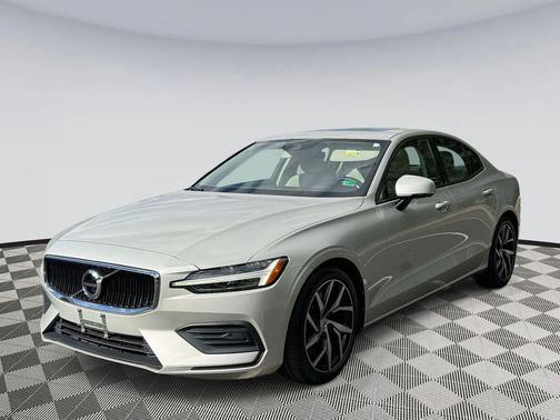 2020 Volvo S60 T6 Momentum