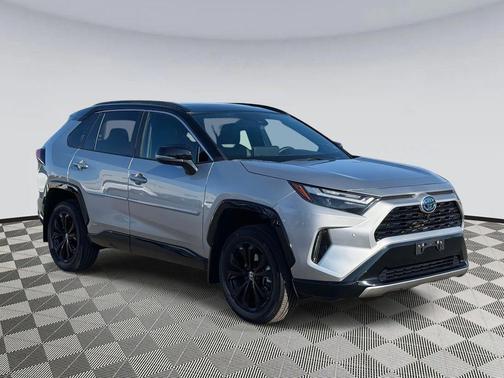 2024 Toyota RAV4 Hybrid SE