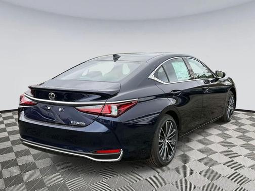 2025 Lexus ES 300h Premium
