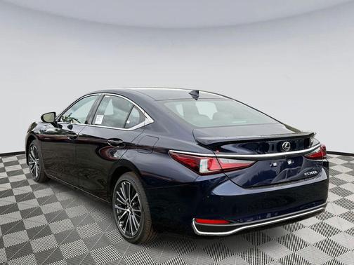 2025 Lexus ES 300h Premium