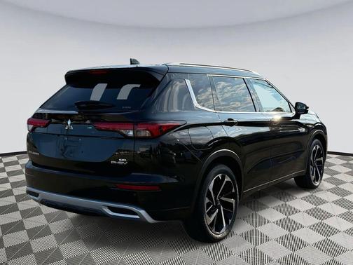 2023 Mitsubishi Outlander PHEV SEL