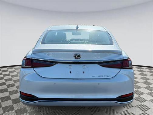 2023 Lexus ES 250 Base