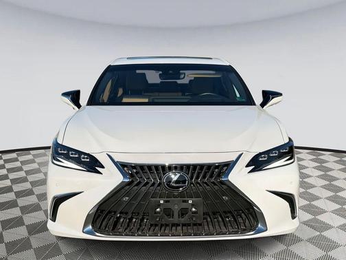 2023 Lexus ES 300h Ultra Luxury