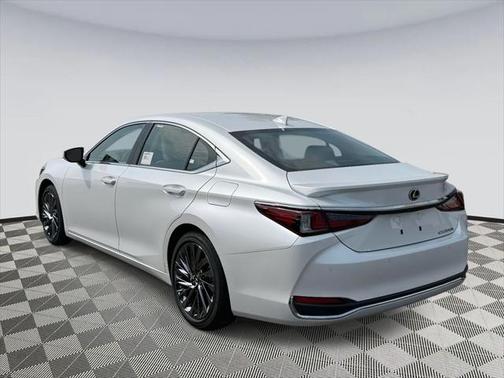 2025 Lexus ES 300h Luxury