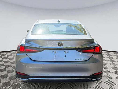 2025 Lexus ES 300h Premium