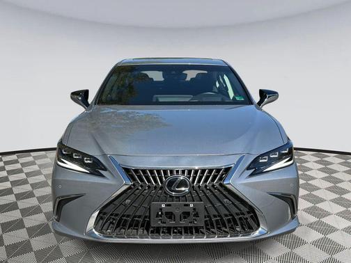 2025 Lexus ES 300h Premium