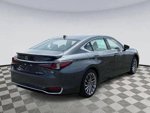 2025 Lexus ES 300h Ultra Luxury
