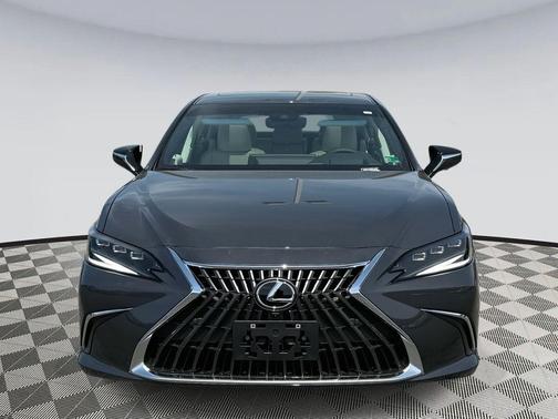 2025 Lexus ES 300h Ultra Luxury