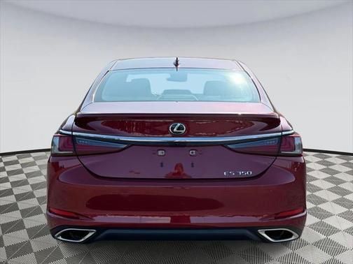 2022 Lexus ES 350 Base